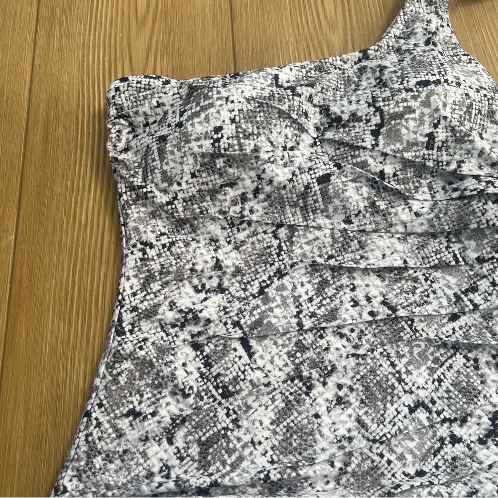 Calvin Klein Viper One Shoulder Starburst 1 Pc Swimsuit Sz 10 Never Worn No Tags - Picture 3 of 11